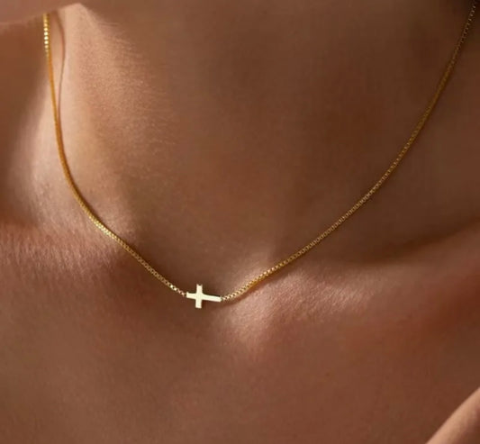 Bendita la Cruz Necklace